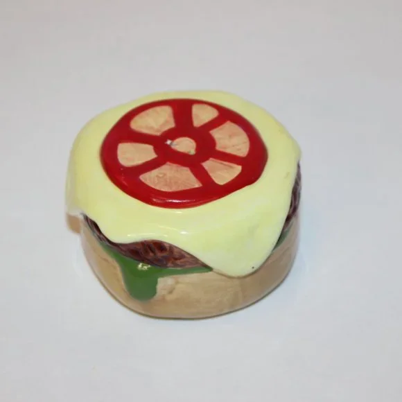 Pier 1 Salt and Pepper Shaker, Cheeseburger Salt and Pepper Shaker - Picture 5 of 7